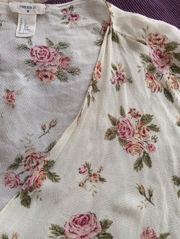 Sobrepuesto. FOREVER 21. Talla L.
