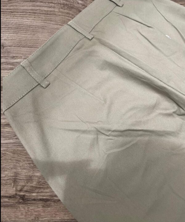 Pantalón NUEVO. BASSLER. Talla 6.