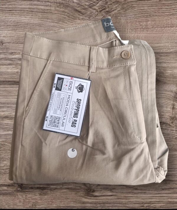 Pantalón NUEVO. BASSLER. Talla 6.